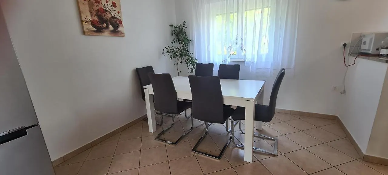 Apartman Mia Baska  0*, Baska (Krk)