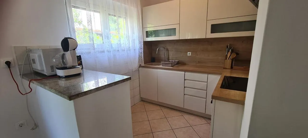 Apartment Apartman Mia Baska  Croatia