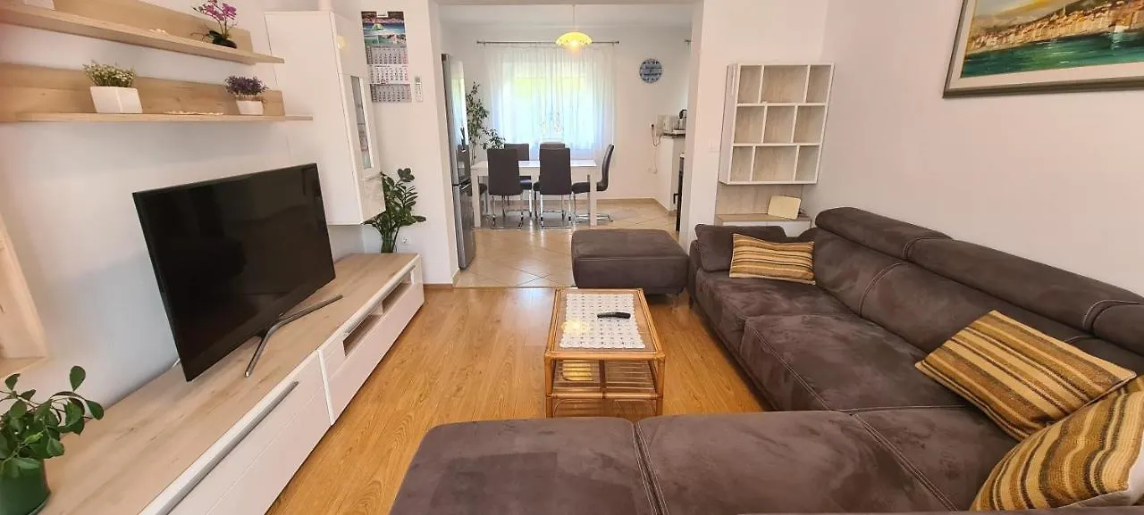 Apartment Apartman Mia Baska  Croatia