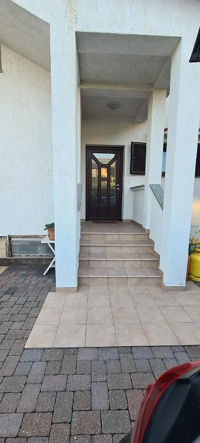 Apartment Apartman Mia Baska