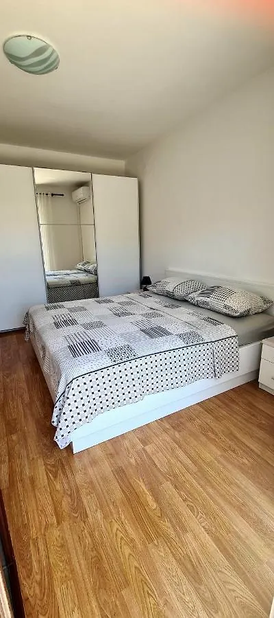 Apartman Mia Baska  0*, Baska (Krk)